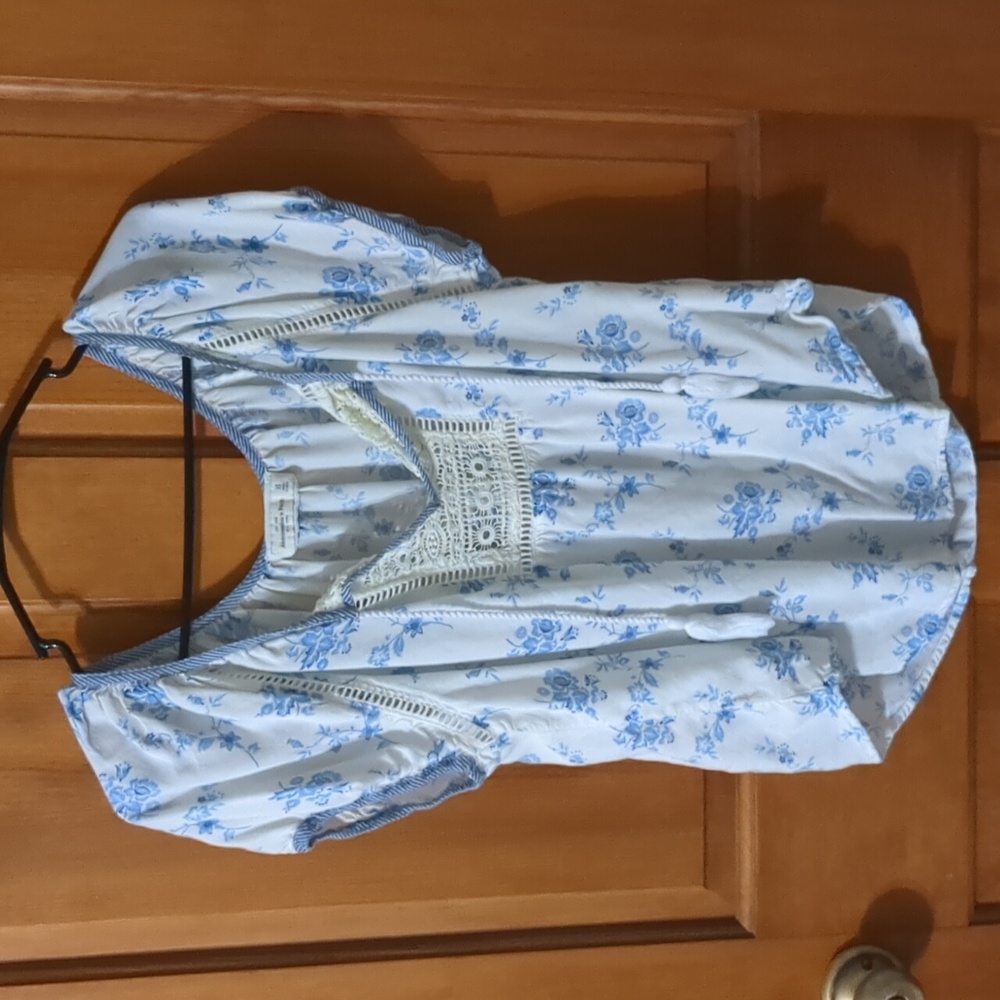 Abercrombie & Fitch Blouse XS Blue White Flowers